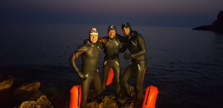 Пловцы завершили рекордный заплыв «За чистый Байкал»: они преодолели дистанцию в 45 км