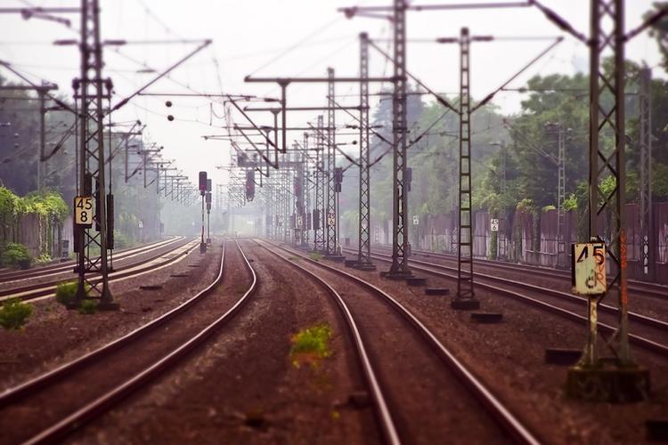 В Петербурге поезд сбил подростка