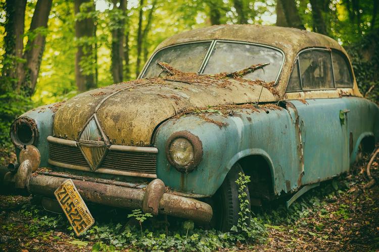 Россиянам могут запретить использование старых автомобилей
