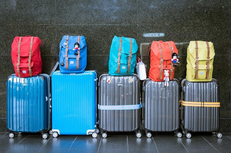 Таможенники официально изменили правила проверки  багажа россиян