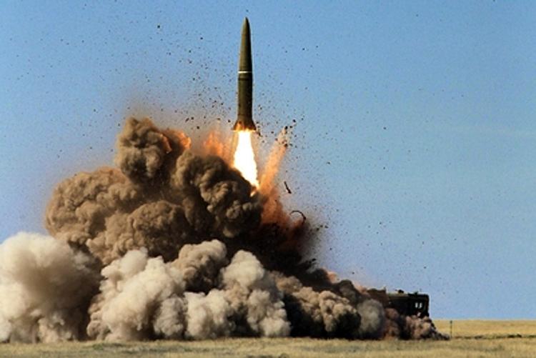 Минобороны России опубликовало пуск ракеты ОТРК «Искандер»