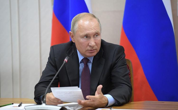 Путин назвал "придурками" тех, кто считал Дальний Восток балластом