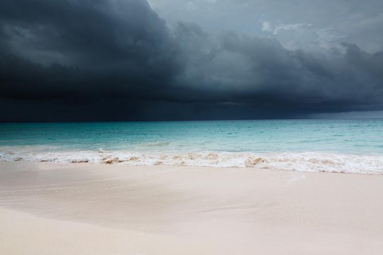 Количество жертв урагана "Дориан" на Багамах достигло семи человек