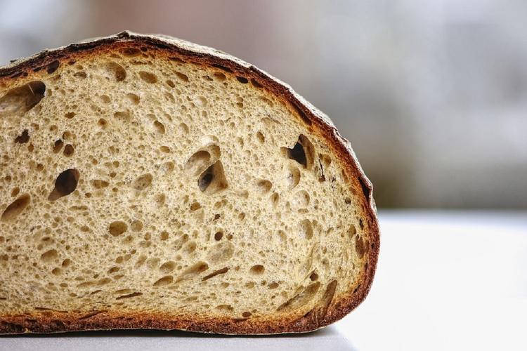 Хлеб с необычной начинкой продали жителю Чехова