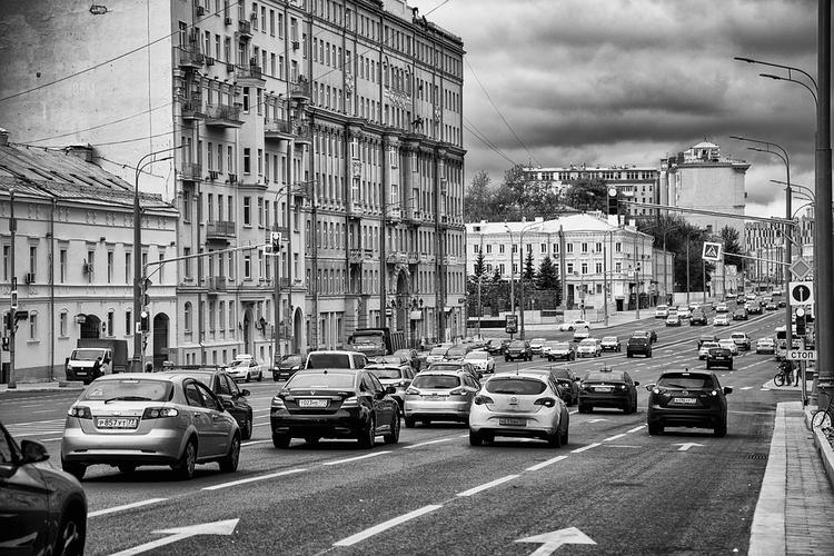 В Москве до 15 часов полностью перекрыто Садовое кольцо из-за парада городской техники