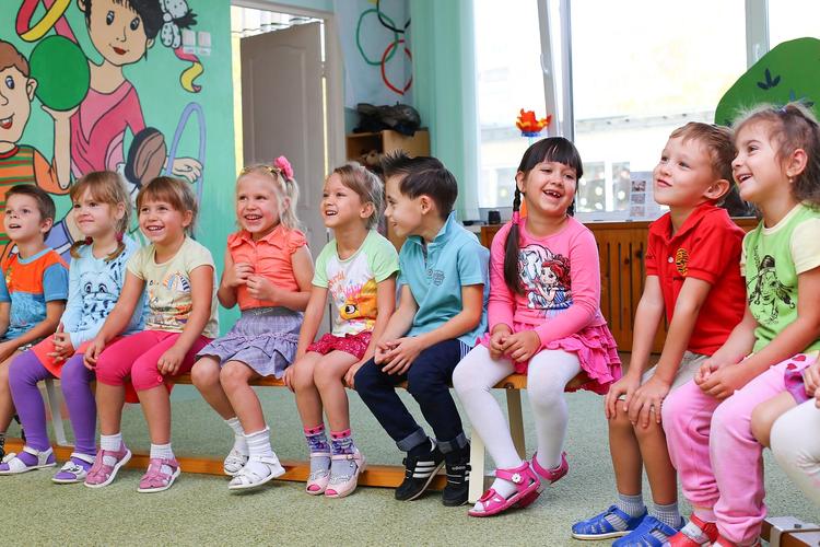 В Перми временно закрыли частный детский сад, где дети спали на полу
