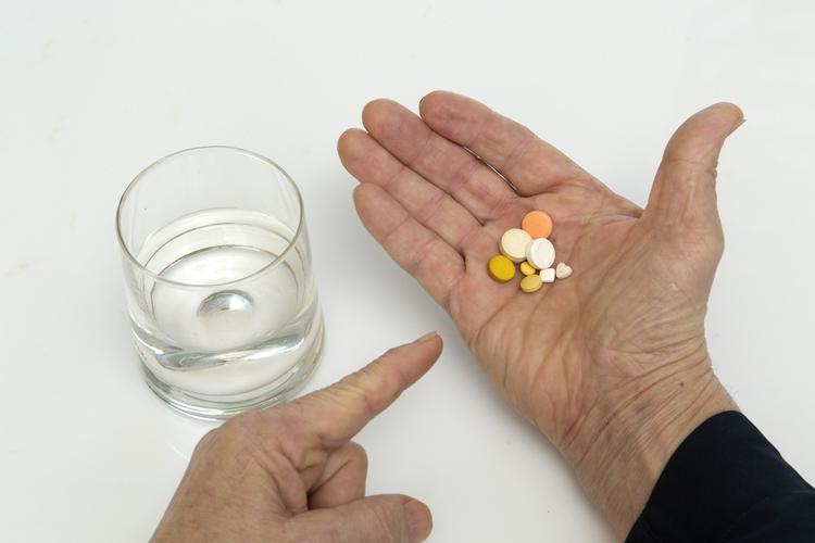Способные привести к смерти сочетания лекарств и продуктов назвал фармаколог