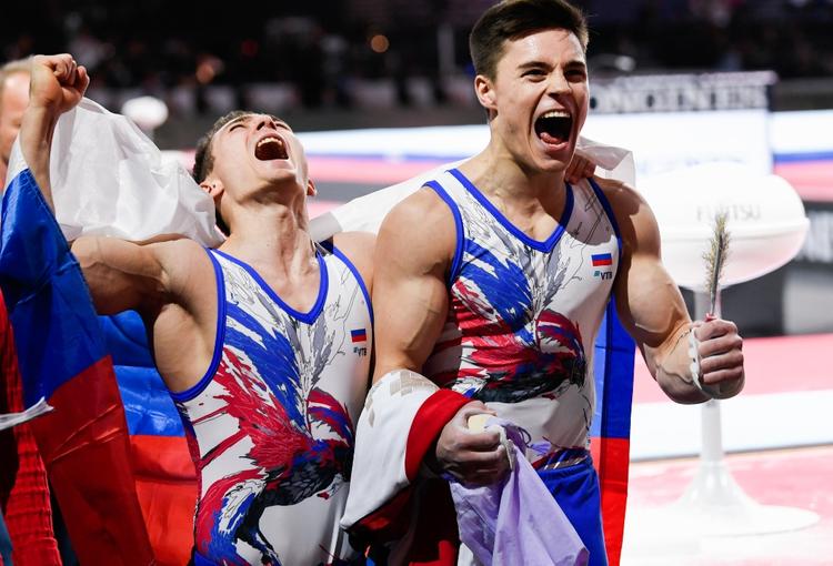 Российская сборная выиграла золото в командном многоборье на ЧМ по гимнастике