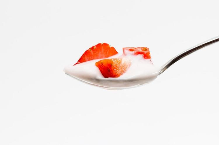 Специалисты опровергли миф об эффективности бифидобактерий в йогуртах