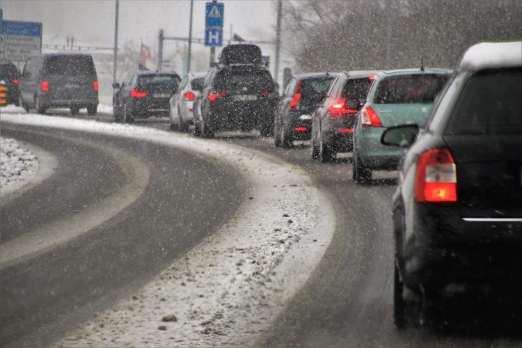 Синоптики: москвичей предупредили о дожде и снеге с понедельника