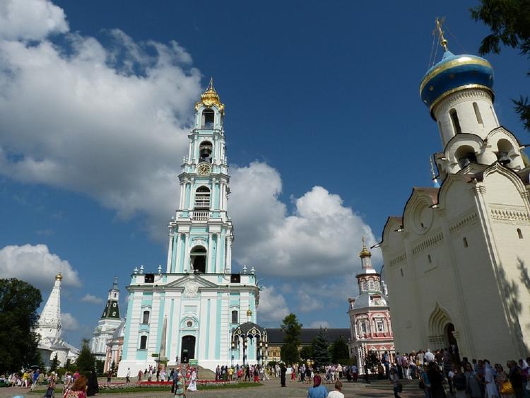 Эксперты назвали самые популярные города России для осенних экскурсий