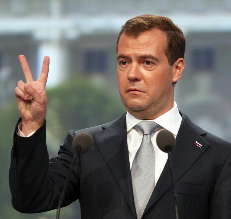 С экономикой у премьер-министра Дмитрия Медведева все в порядке. В отличие от простых россиян