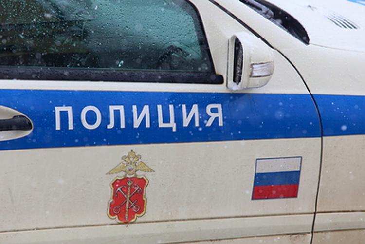 В Москве автомобиль такси врезался в машину коммунальных служб на Звенигородском шоссе