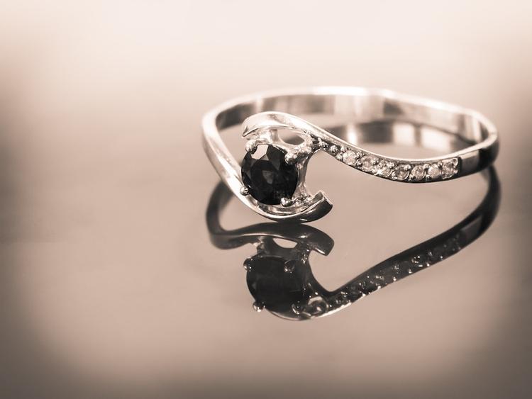 Американке вернули обручальное кольцо, которая она потеряла почти 30 лет назад