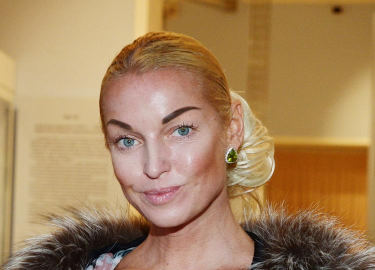 В сети раскритиковали наряд Анастасии Волочковой "из 90-х"