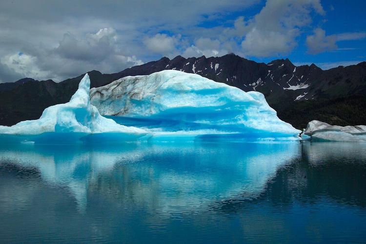 Скорость таяния ледников выросла в семь раз за 30 лет