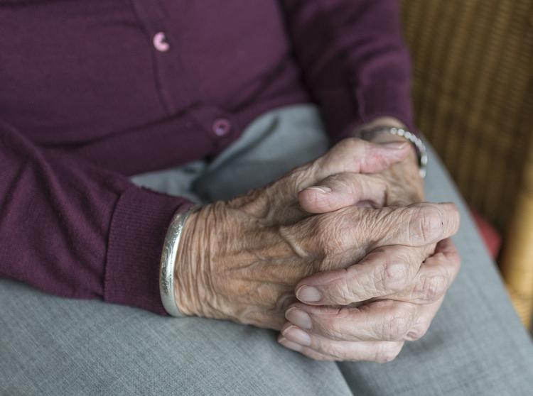 Российские пенсионерки будут жить за счет мужчин после их смерти