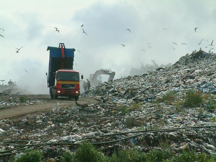 Российские регионы вынудили принять столичный мусор