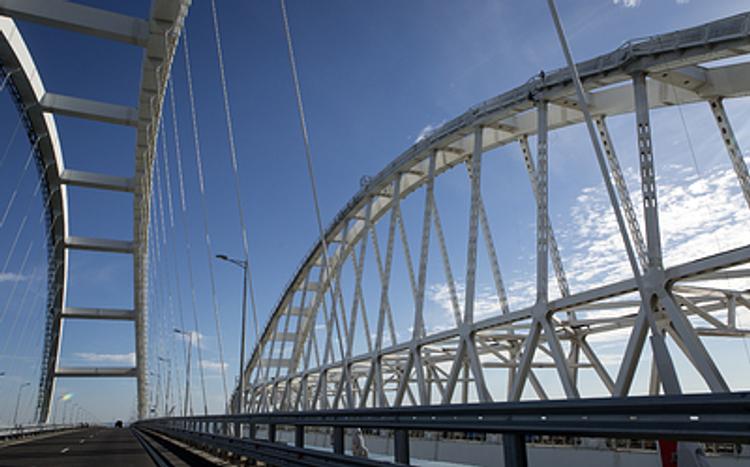Фирменный пассажирский поезд «Таврия»  Санкт-Петербург – Севастополь первым проедет  по Крымскому мосту