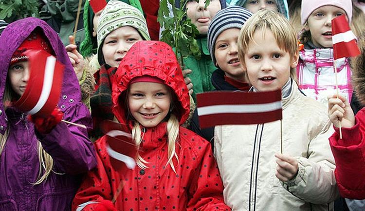В Латвии больше не будут предоставлять статус неграждан новорожденным
