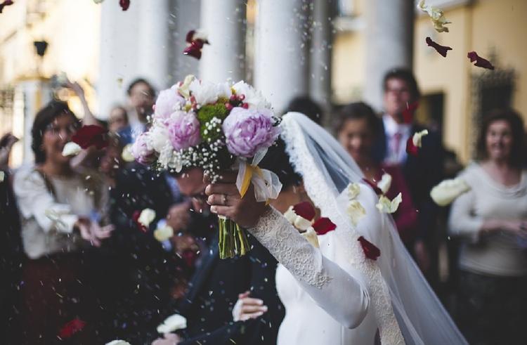 В Китае жених в разгар свадьбы отомстил неверной невесте 