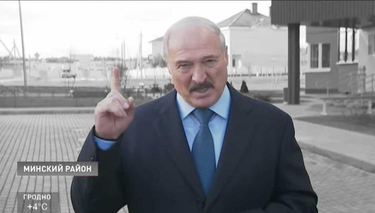 Лукашенко хочет отказаться от покупки российского газа за доллары