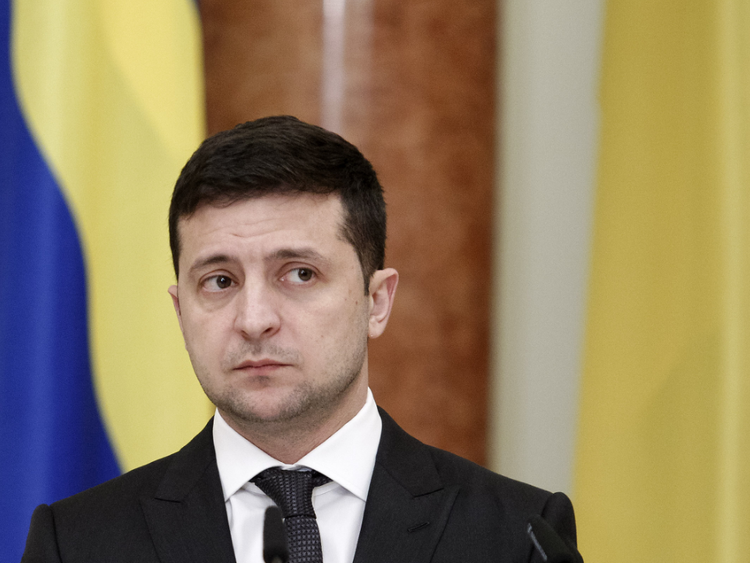 Зеленский рассказал Помпео о намерении установить мир в Донбассе и о беспокойстве по ситуации в Ираке 