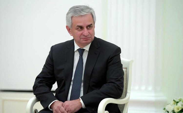 Глава Абхазии не исключил введения чрезвычайного положения