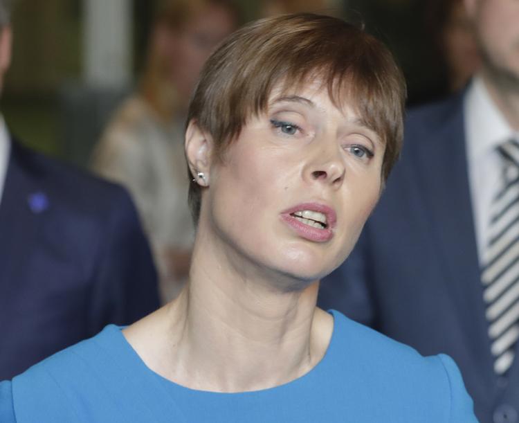 В посольстве РФ в Таллине подтвердили, что президент Эстонии вернула подаренное ей крымское вино