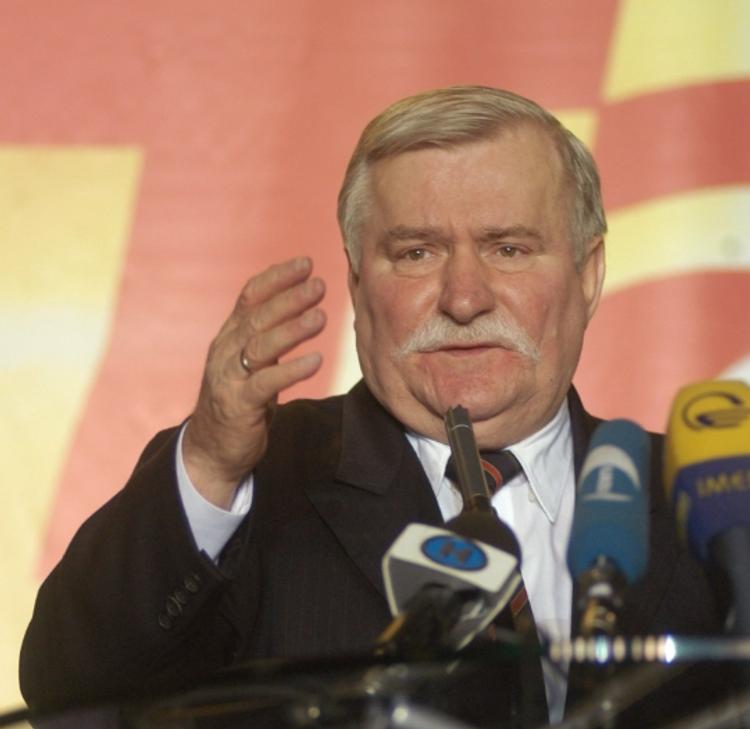 Экс-президент Польши призвал Варшаву признать заслуги Красной армии 