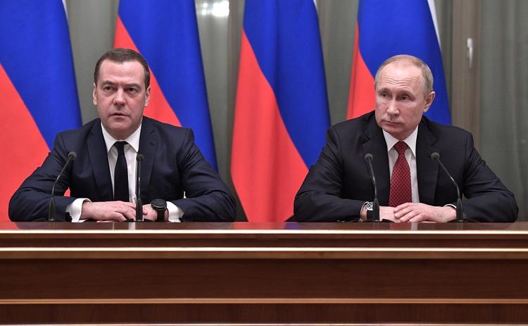 Владимир Путин подписал указы о назначениях Мишустина и Медведева
