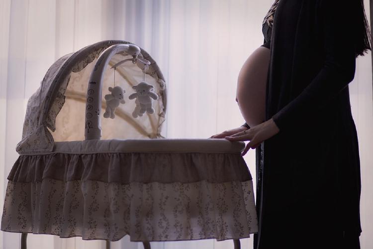 В Красноярском крае школьница забеременела от 10-летнего мальчика