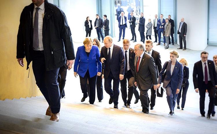Видео: диалог  Путина и генсека ООН на русском в Берлине удивил Меркель 