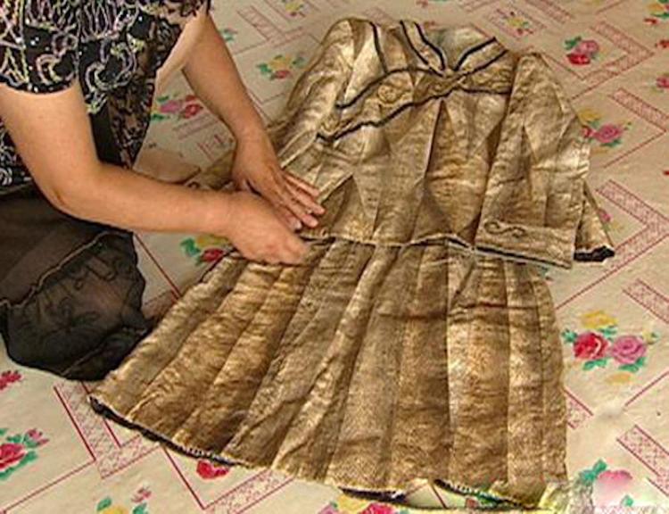 Китайские «потомки русалки» плетут одежду из кожи рыб