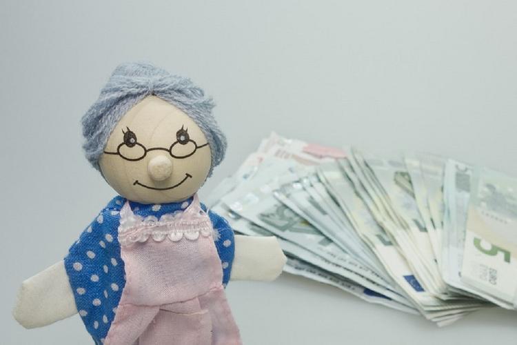 Индексацию выплат работающим пенсионерам закрепят в Конституции РФ