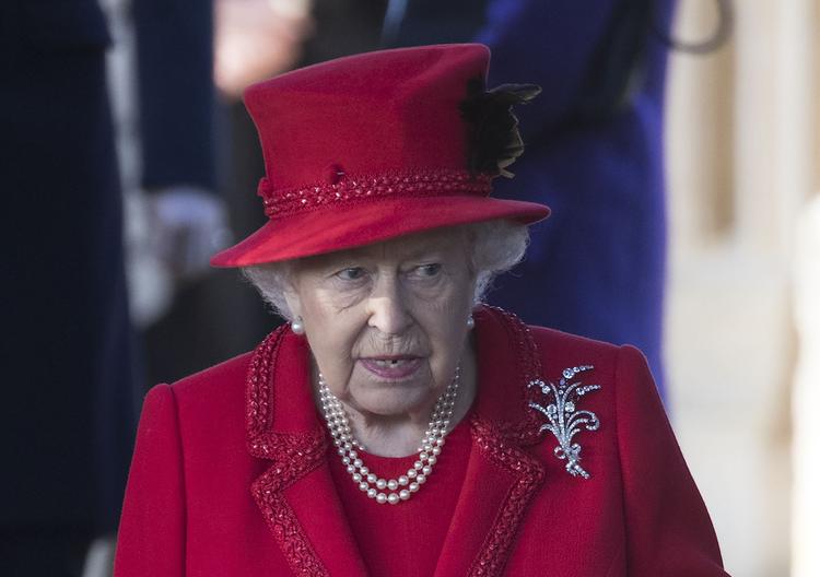 СМИ утверждают, что отъезд принца Гарри и его жены в Канаду подкосил здоровье Елизаветы II