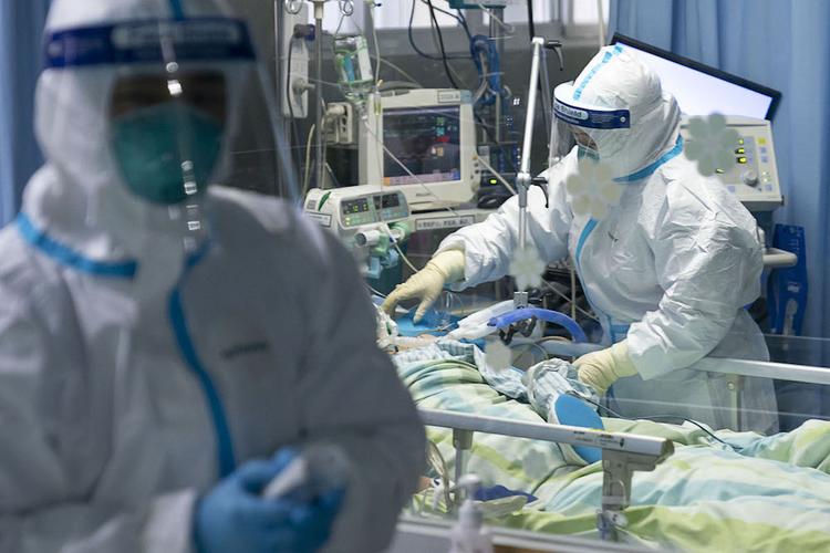 Количество умерших от коронавируса в Китае превысило 40 человек