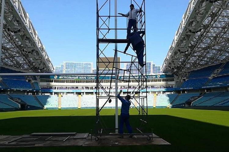 Руководство стадиона «Фишт» обещает восстановить поле после матча по регби 