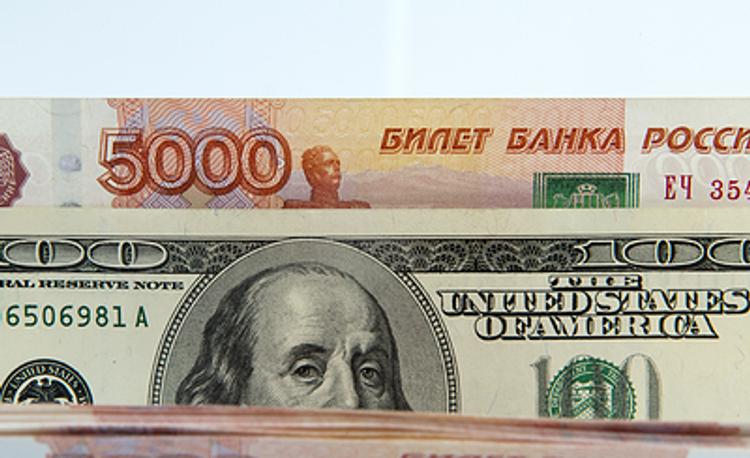 Эксперт по финансам и инвестициям оценил   курсы рубля и доллара
