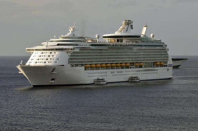 В Италии 6 тысяч пассажиров круизного лайнера застряли на борту из-за угрозы коронавируса