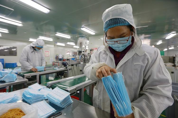 Первые симптомы заражения смертельным коронавирусом раскрыли китайские медики 