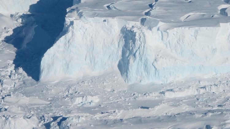 Ученые установили причину таяния «ледника судного дня»