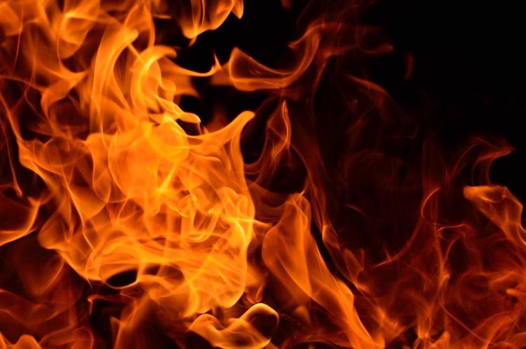 В Подмосковье два человека погибли во время пожара в бане