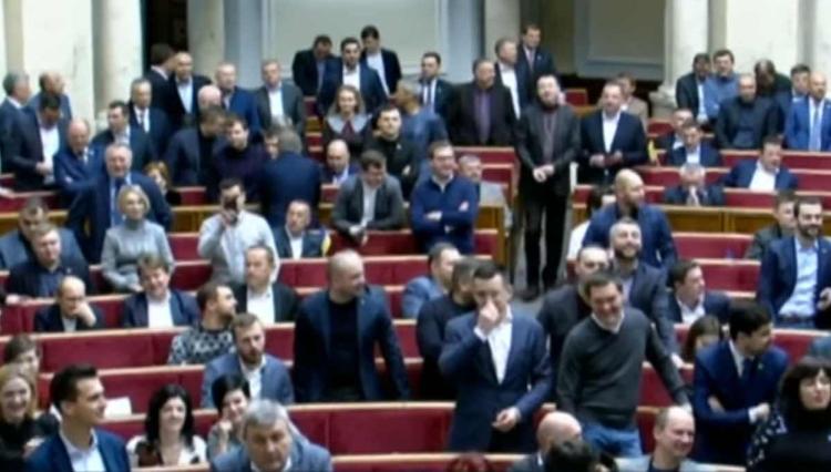 Верховная Рада проголосовала за сокращение количества депутатов