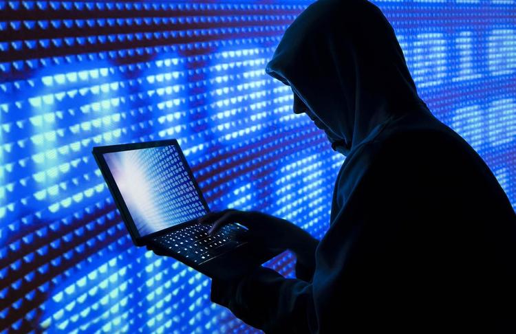 Силовики против киберпреступников : кто кого?