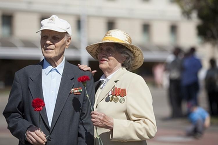 Ветераны войны получат  по 75 тыс. рублей ко Дню победы в апреле.  Путин подписал указ