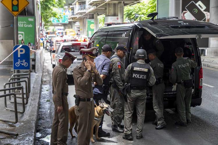 Солдат, устроивший стрельбу в Таиланде, захватил заложников