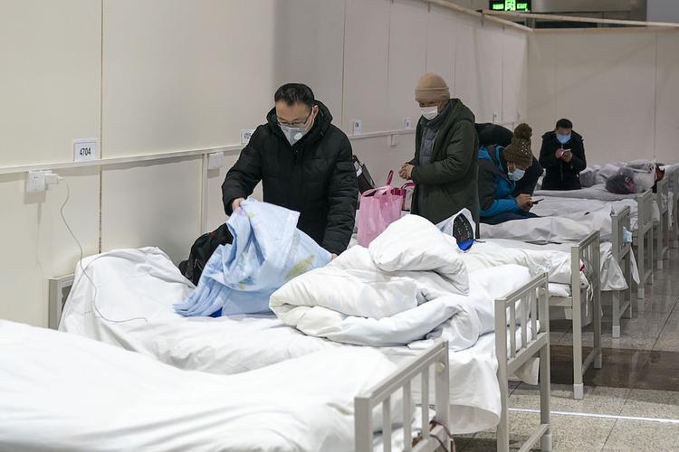 Японец, у которого подозревали коронавирус, скончался в Китае