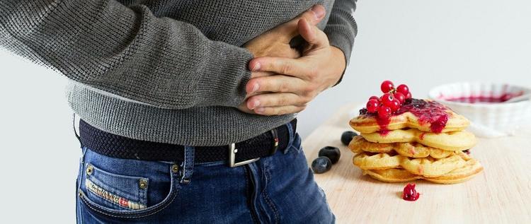 Диетолог назвал главный симптом жировой болезни печени