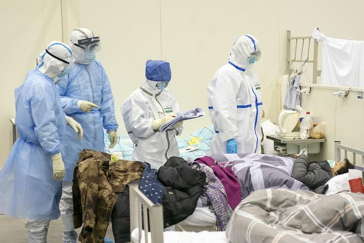 Три способа не умереть от китайского коронавируса подсказал микробиолог из РФ 